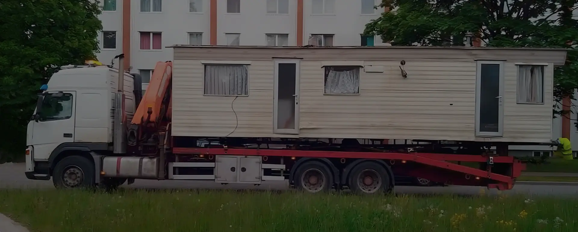 Получить онлайн цены на доставку низким тралом дом вагона в селе Кызыл-Мажалык (Сибирский округ - Республика Тыва) на сайте самостоятельно