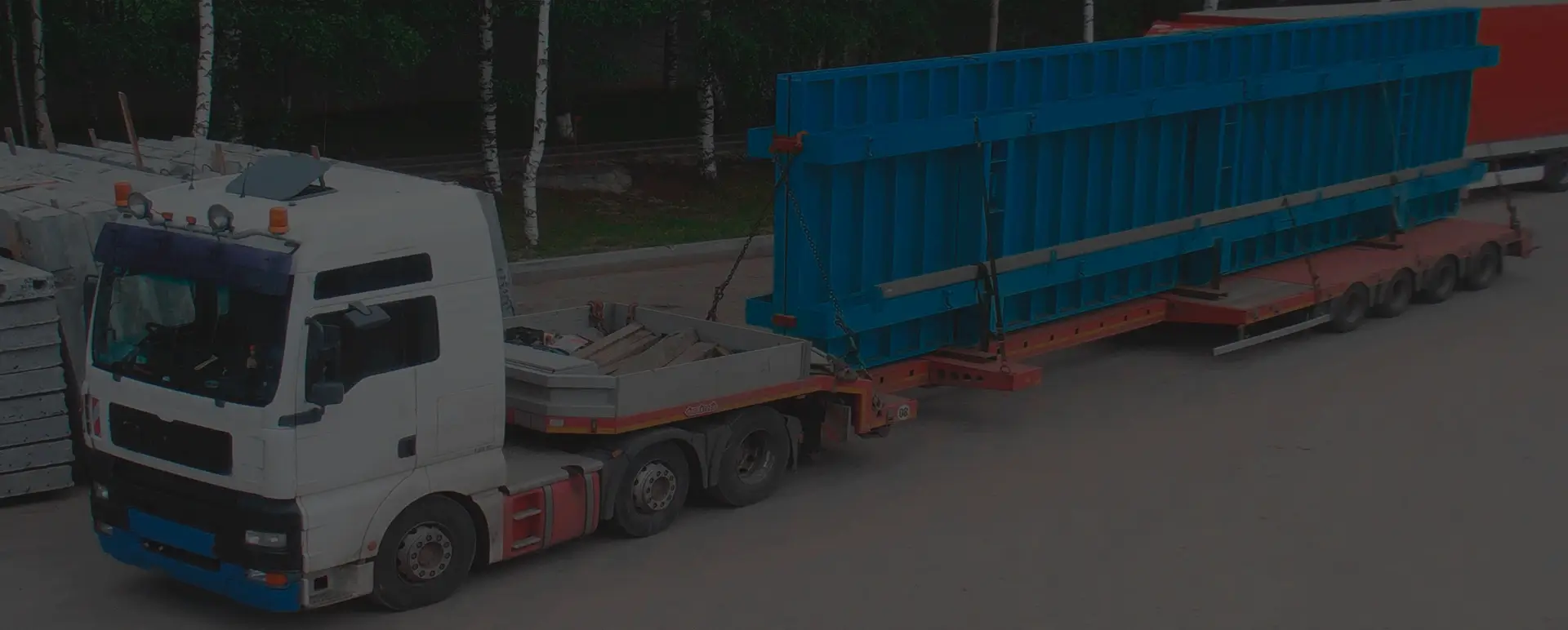 Выгодная доставка грузовым тралом по пути следования основного груза в селе Кызыл-Мажалык (Сибирский округ - Республика Тыва)